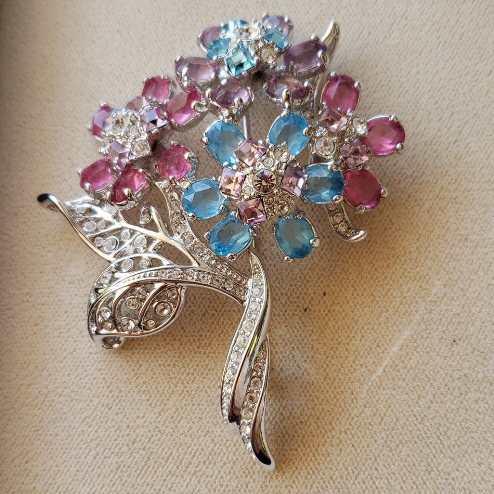 Brooch